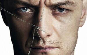 Lee más sobre el artículo Explorando las Profundidades de la Mente: Un Análisis Psicológico de «Split» (Fragmentado)